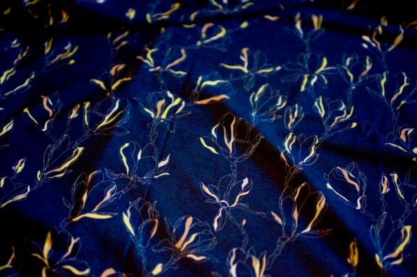 jersey coton biologique vendu au mètre tissu bio motif petites magnolia bleu marine Mars-ELLE