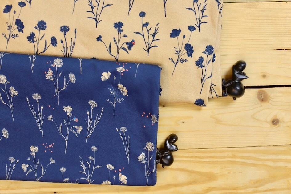 jersey imprimé coton Tissu bio GOTS fleur bleu marine et camelMars-ELLE